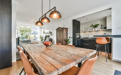 Esszimmer, Holztisch